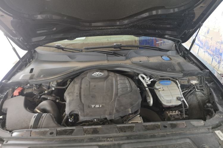 Used Volkswagen Phideon 2021 380TSI Luxury Edition Engine Bay