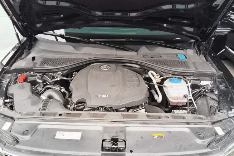 Used Volkswagen Phideon 2021 380TSI Luxury Edition Engine Bay