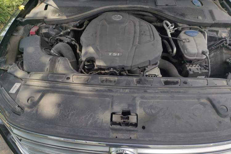 Used Volkswagen Phideon 2021 380TSI Luxury Edition Engine Bay