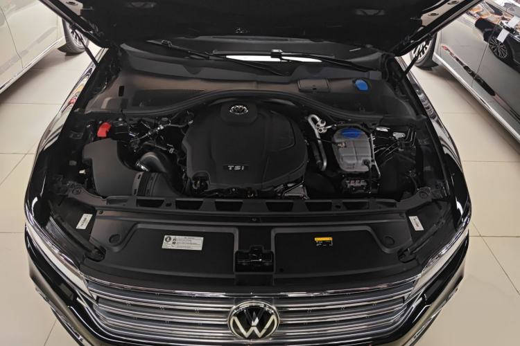 Used Volkswagen Phideon 2021 380TSI Luxury Edition Engine Bay