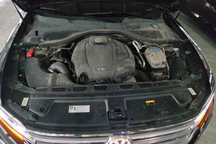 Used Volkswagen Phideon 2021 380TSI Luxury Edition Engine Bay