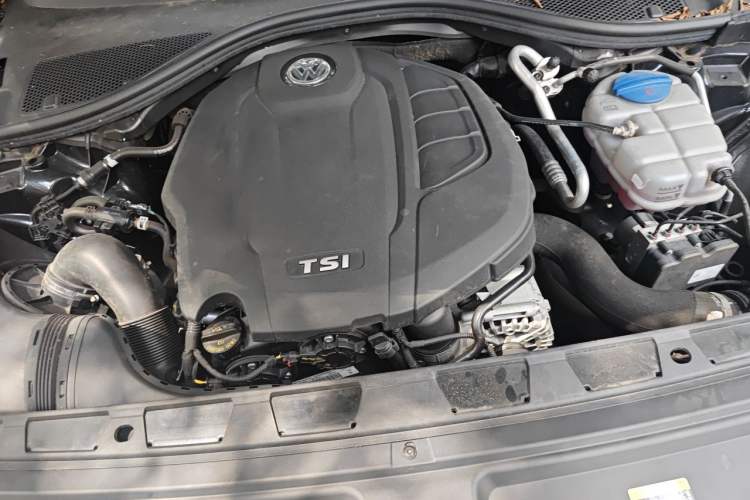 Used Volkswagen Phideon 2021 380TSI Prestige Edition Engine Bay