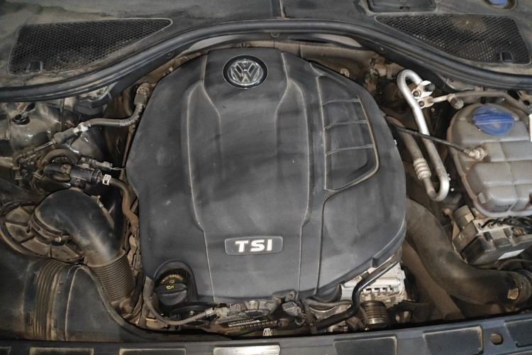 Used Volkswagen Phideon 2021 380TSI Prestige Edition Engine Bay