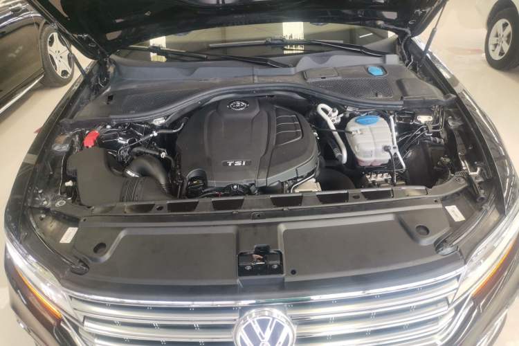 Used Volkswagen Phideon 2021 380TSI Luxury Edition Engine Bay