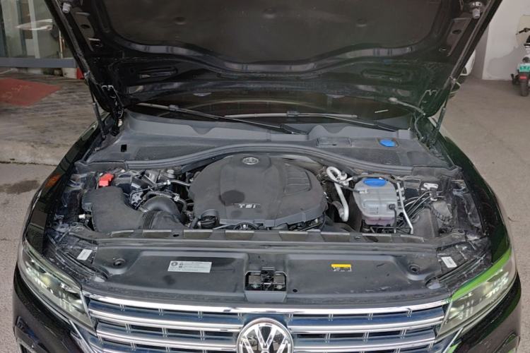 Used Volkswagen Phideon 2021 380TSI Luxury Edition Engine Bay