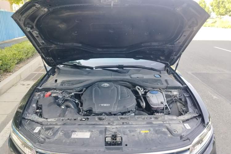 Used Volkswagen Phideon 2021 380TSI Prestige Edition Engine Bay
