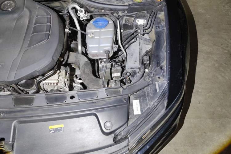 Used Volkswagen Phideon 2021 380TSI Luxury Edition Engine Bay Left