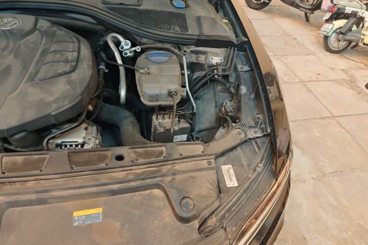 Used Volkswagen Phideon 2021 380TSI Luxury Edition Engine Bay Left