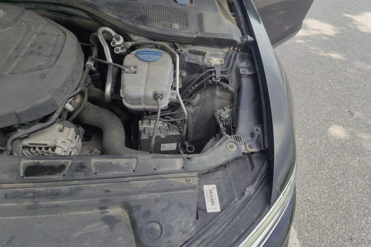 Used Volkswagen Phideon 2021 380TSI Luxury Edition Engine Bay Left