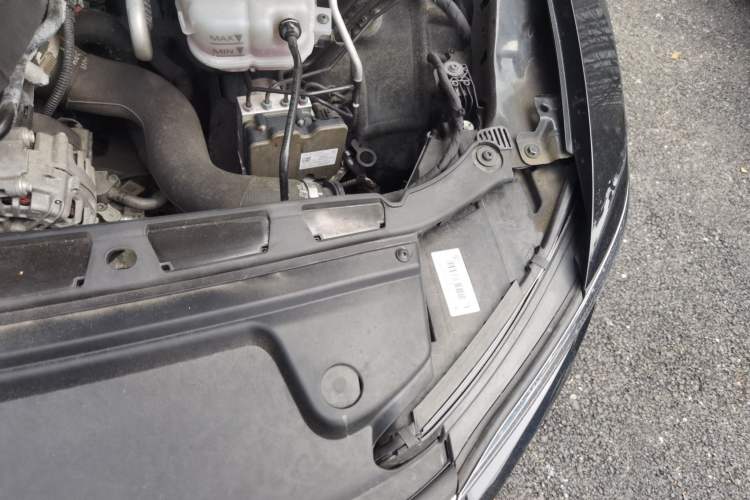 Used Volkswagen Phideon 2021 380TSI Luxury Edition Engine Bay Left