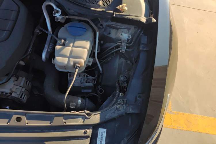 Used Volkswagen Phideon 2021 380TSI Luxury Edition Engine Bay Left