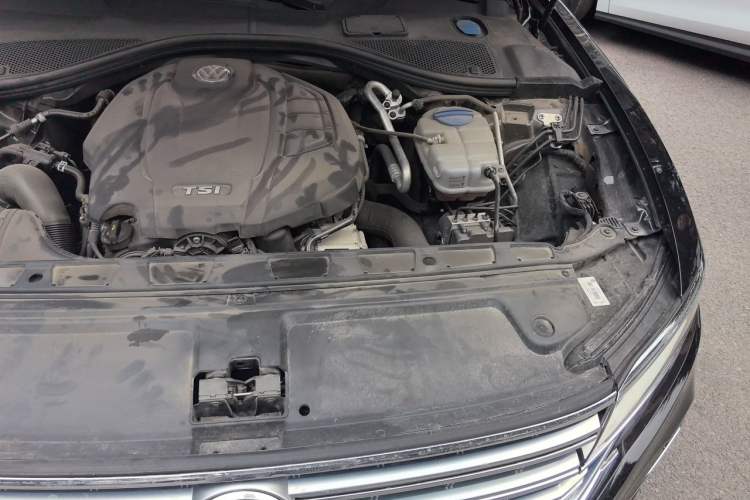 Used Volkswagen Phideon 2021 380TSI Luxury Edition Engine Bay Left