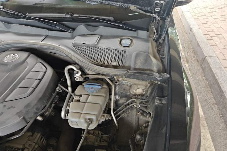 Used Volkswagen Phideon 2021 380TSI Luxury Edition Engine Bay Left