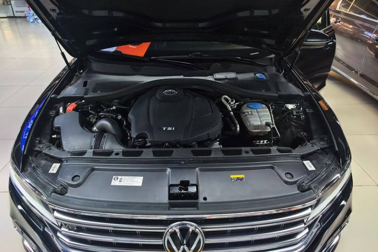 Used Volkswagen Phideon 2021 380TSI Luxury Edition Engine Bay