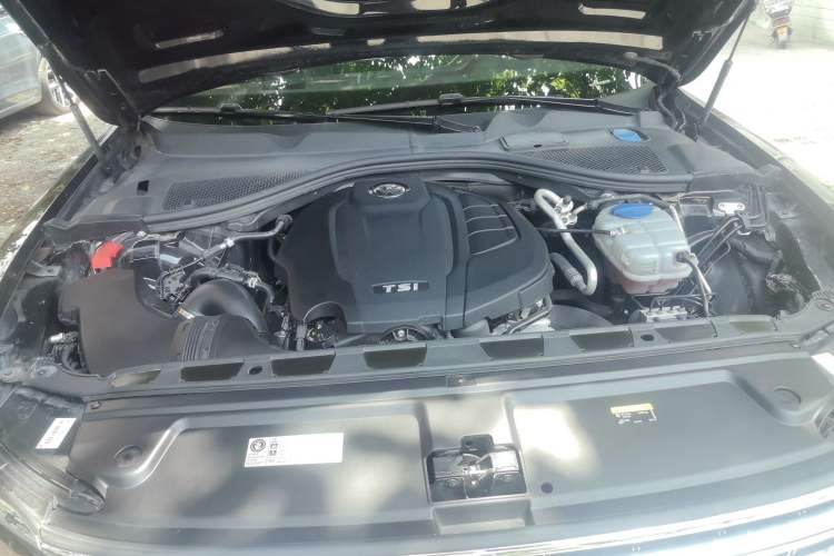 Used Volkswagen Phideon 2021 380TSI Luxury Edition Engine Bay