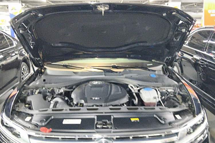 Used Volkswagen Phideon 2021 380TSI Luxury Edition Engine Bay