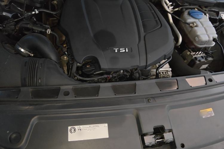 Used Volkswagen Phideon 2021 380TSI Luxury Edition Engine Bay
