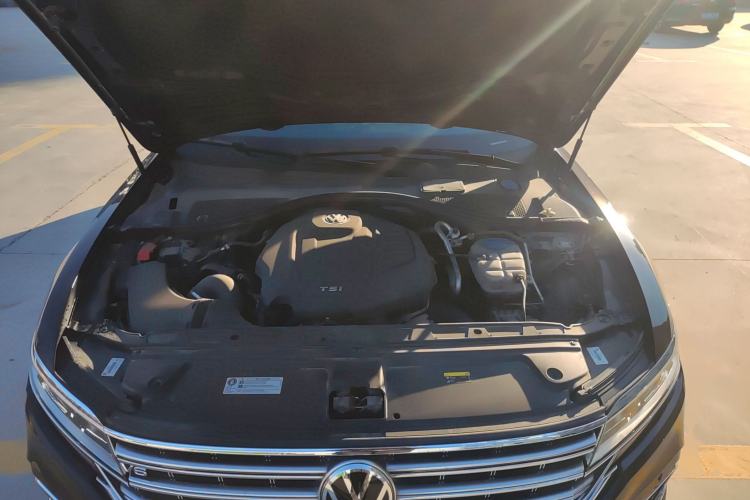 Used Volkswagen Phideon 2021 380TSI Luxury Edition Engine Bay