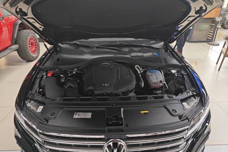 Used Volkswagen Phideon 2021 380TSI Luxury Edition Engine Bay
