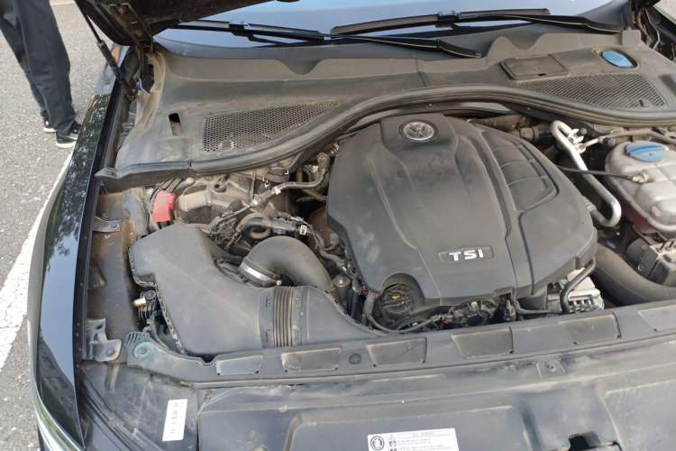 Used Volkswagen Phideon 2021 380TSI Luxury Edition Engine Bay Right