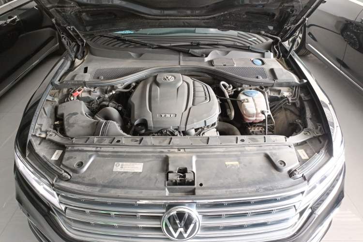 Used Volkswagen Phideon 2021 380TSI Prestige Edition Engine Bay