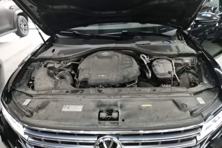 Used Volkswagen Phideon 2021 380TSI Luxury Edition Engine Bay