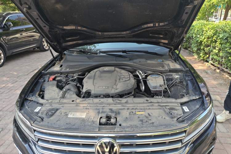 Used Volkswagen Phideon 2021 380TSI Luxury Edition Engine Bay