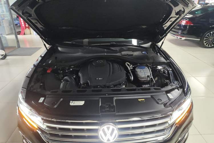 Used Volkswagen Phideon 2021 380TSI Prestige Edition Engine Bay