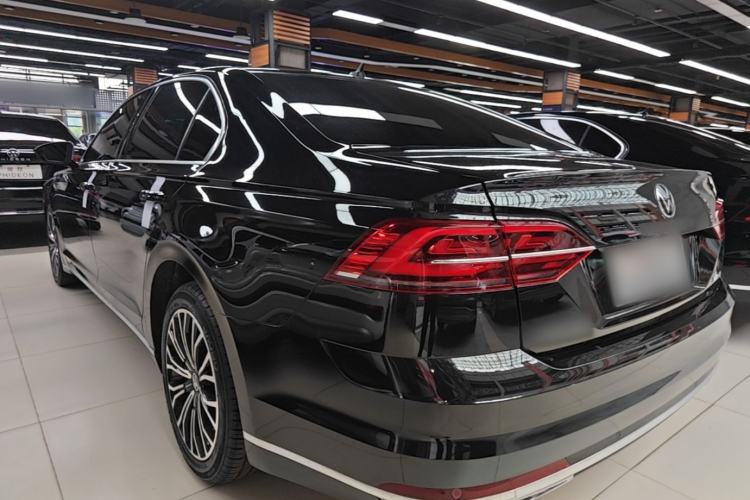 Used Volkswagen Phideon 2021 380TSI Luxury Edition Exterior 2