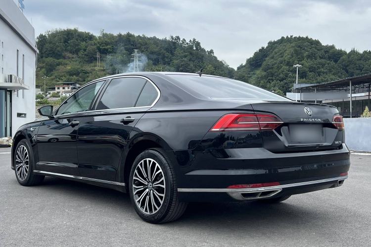 Used Volkswagen Phideon 2021 380TSI Luxury Edition Exterior 3