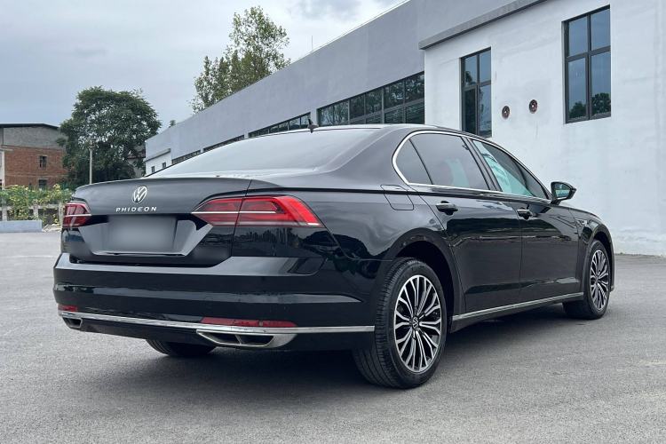 Used Volkswagen Phideon 2021 380TSI Luxury Edition Exterior 4