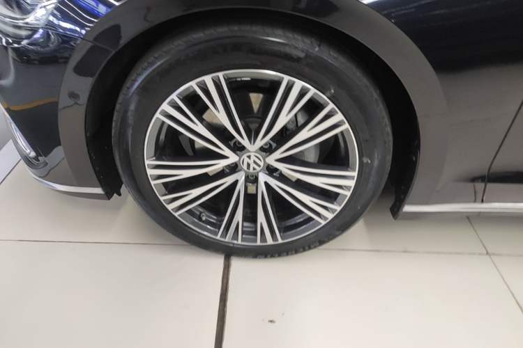 Used Volkswagen Phideon 2021 380TSI Prestige Edition Exterior 4