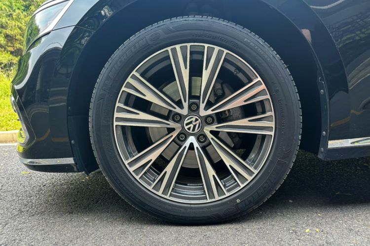Used Volkswagen Phideon 2021 380TSI Luxury Edition Exterior 4