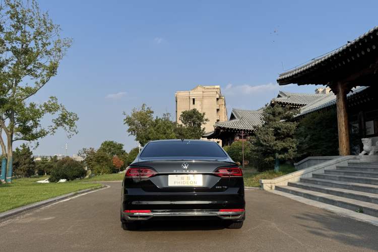 Used Volkswagen Phideon 2021 380TSI Luxury Edition Exterior 4