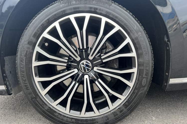 Used Volkswagen Phideon 2021 380TSI Luxury Edition Exterior 5