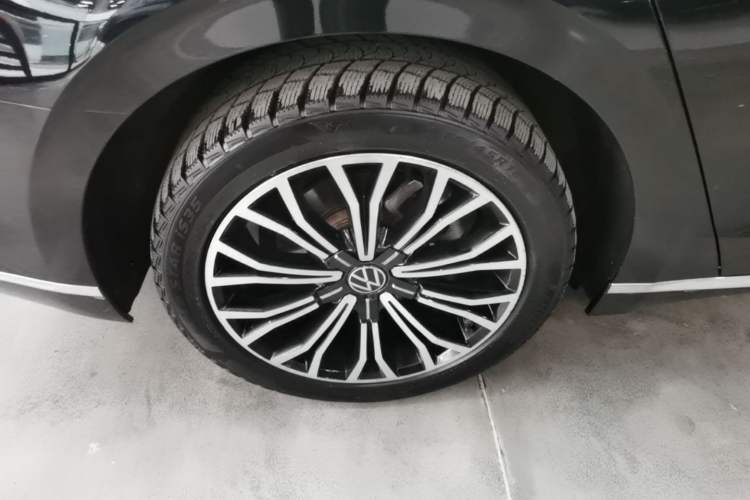 Used Volkswagen Phideon 2021 380TSI Luxury Edition Exterior 5