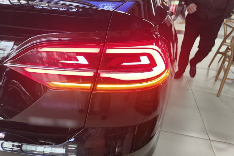 Used Volkswagen Phideon 2021 380TSI Luxury Edition Exterior 6
