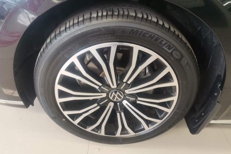 Used Volkswagen Phideon 2021 380TSI Luxury Edition Exterior 7