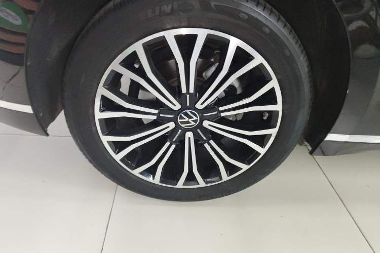 Used Volkswagen Phideon 2021 380TSI Luxury Edition Exterior 8