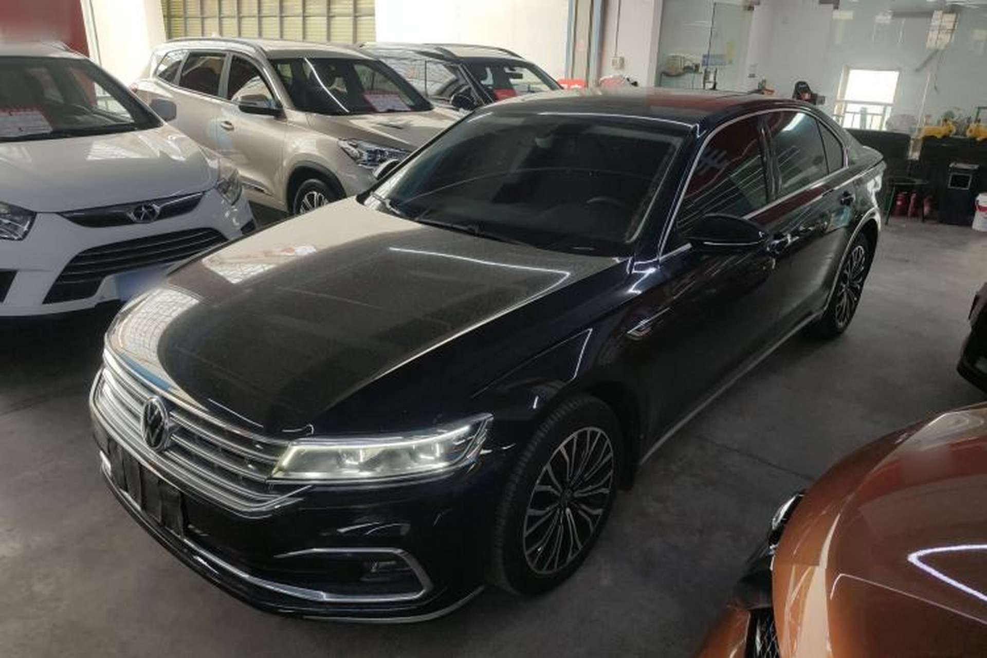 Used Volkswagen Phideon 2021 380TSI Luxury Edition Front Left 45 Deg