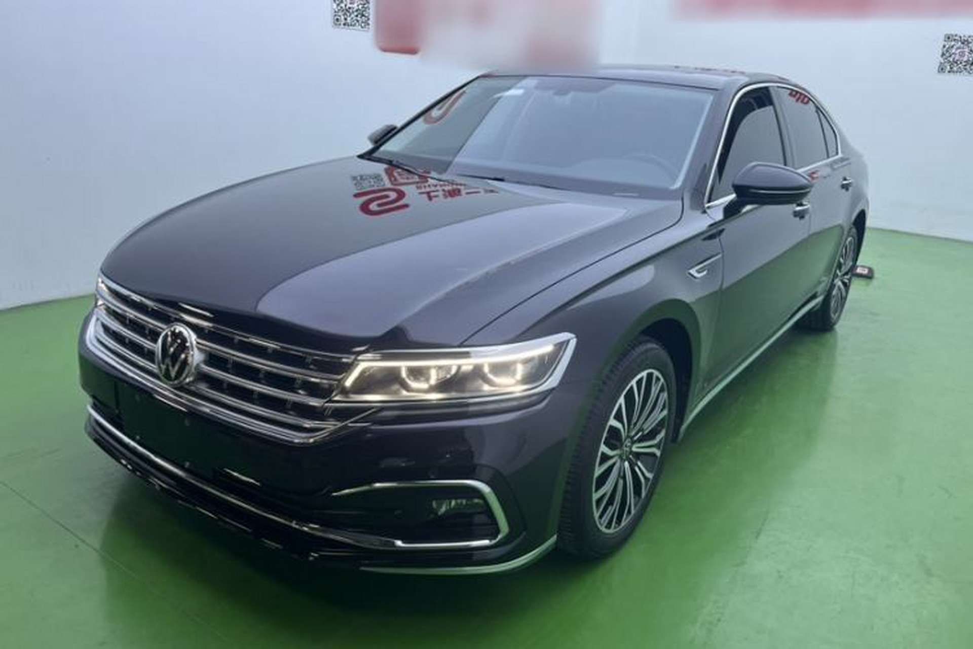 Used Volkswagen Phideon 2021 380TSI Luxury Edition Front Left 45 Deg