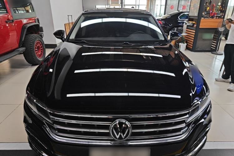 Used Volkswagen Phideon 2021 380TSI Luxury Edition Front