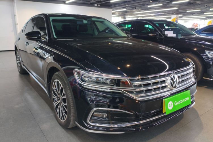 Used Volkswagen Phideon 2021 380TSI Luxury Edition Front Right 45 Deg