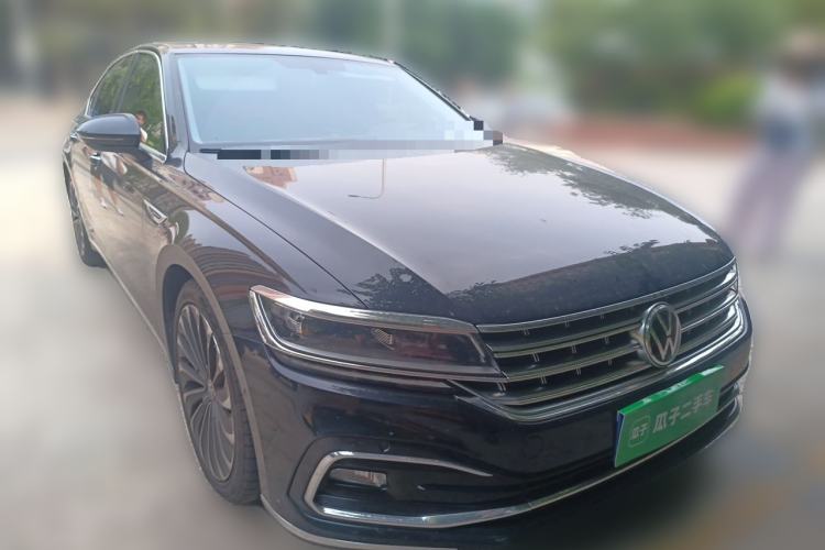 Used Volkswagen Phideon 2021 380TSI Prestige Edition Front Right 45 Deg