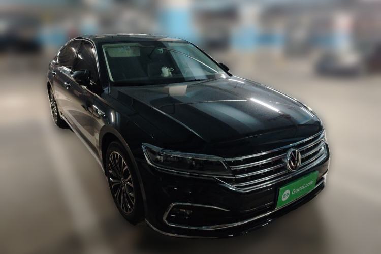 Used Volkswagen Phideon 2021 380TSI Luxury Edition Front Right 45 Deg