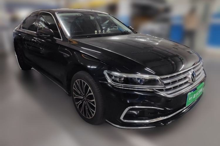 Used Volkswagen Phideon 2021 380TSI Luxury Edition Front Right 45 Deg
