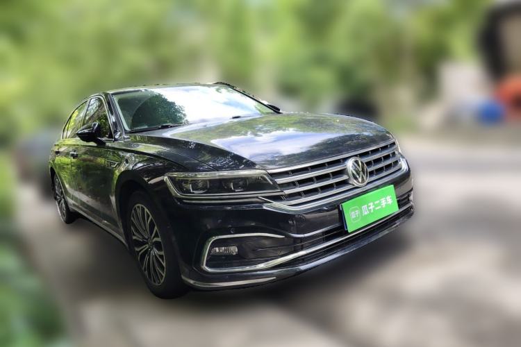 Used Volkswagen Phideon 2021 380TSI Luxury Edition Front Right 45 Deg