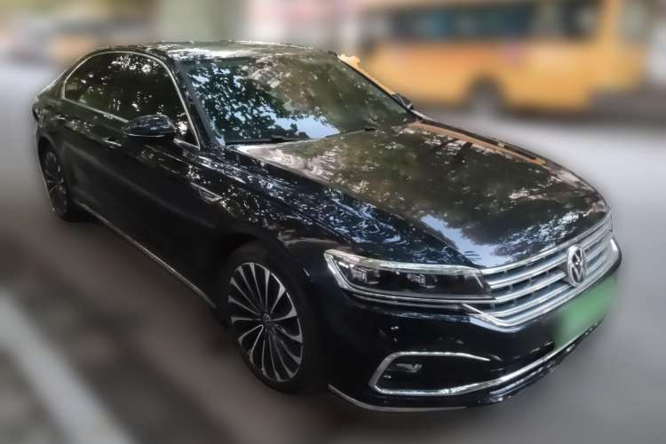 Used Volkswagen Phideon 2021 380TSI Prestige Edition Front Right 45 Deg