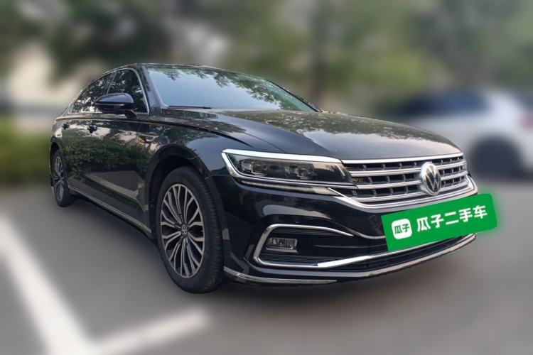 Used Volkswagen Phideon 2021 380TSI Luxury Edition Front Right 45 Deg