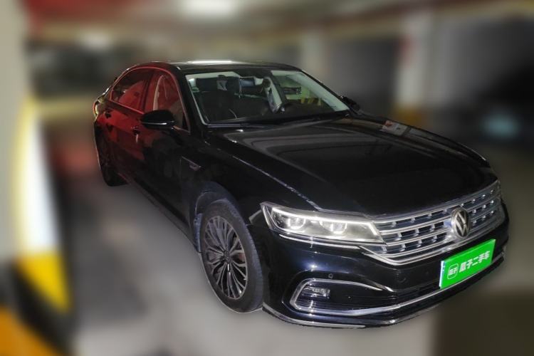 Used Volkswagen Phideon 2021 380TSI Luxury Edition Front Right 45 Deg